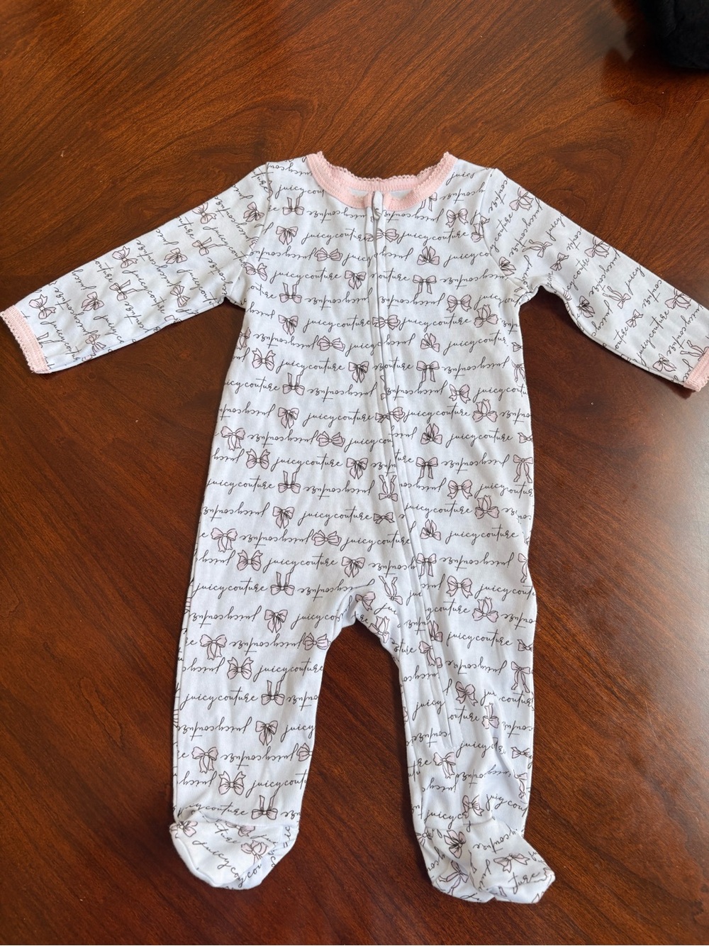 Juicy Couture White Footed One-Piece Sleeper 3-6month
